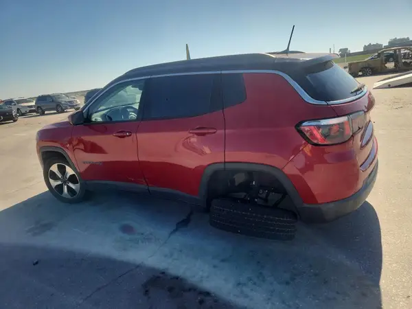 3C4NJCBB6JT267618 2018 JEEP COMPASS - Image 2