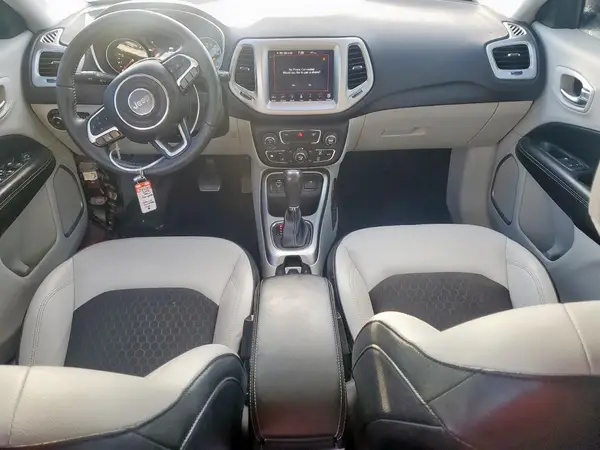 3C4NJCBB6JT267988 2018 JEEP COMPASS - Image 8