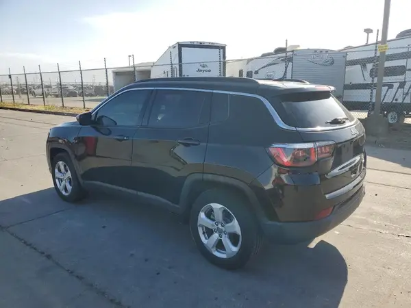 3C4NJCBB6JT285892 2018 JEEP COMPASS - Image 2