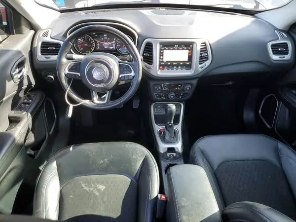 3C4NJCBB6JT285892 2018 JEEP COMPASS - Image 8