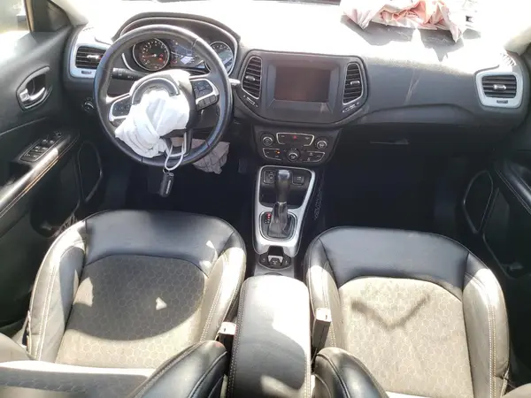 3C4NJCBB6JT287187 2018 JEEP COMPASS - Image 8