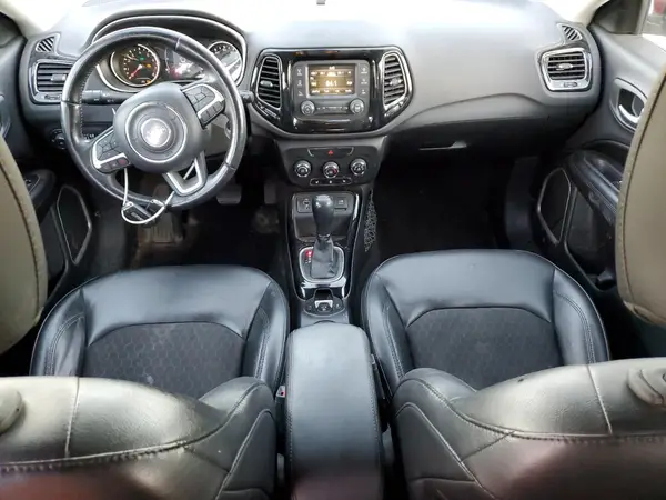 3C4NJCBB6JT318468 2018 JEEP COMPASS - Image 8