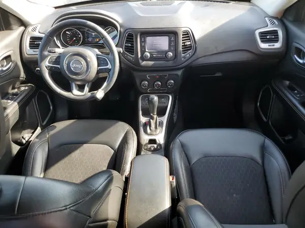 3C4NJCBB6JT319040 2018 JEEP COMPASS - Image 8