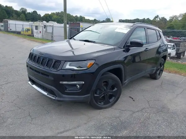 3C4NJCBB6JT327008 2018 JEEP COMPASS - Image 2