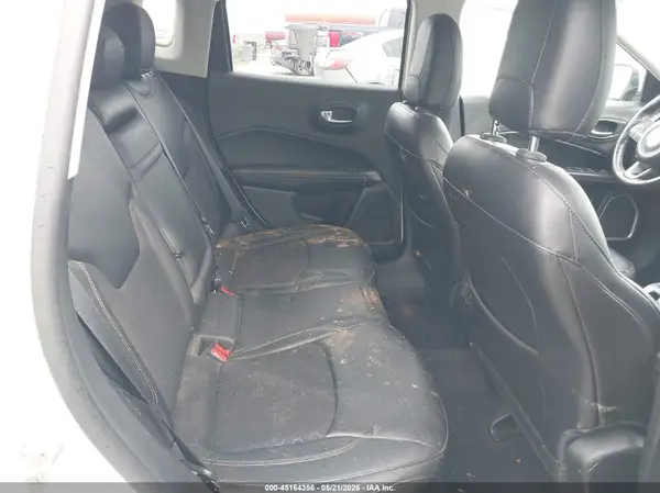 3C4NJCBB6JT327686 2018 JEEP COMPASS - Image 8