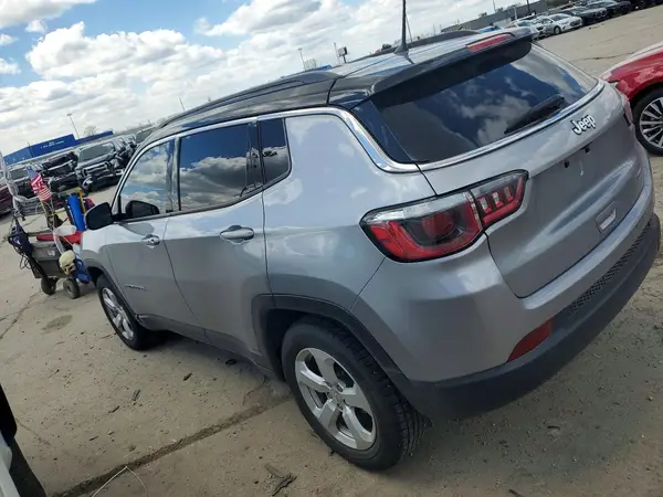 3C4NJCBB6JT328501 2018 JEEP COMPASS - Image 2
