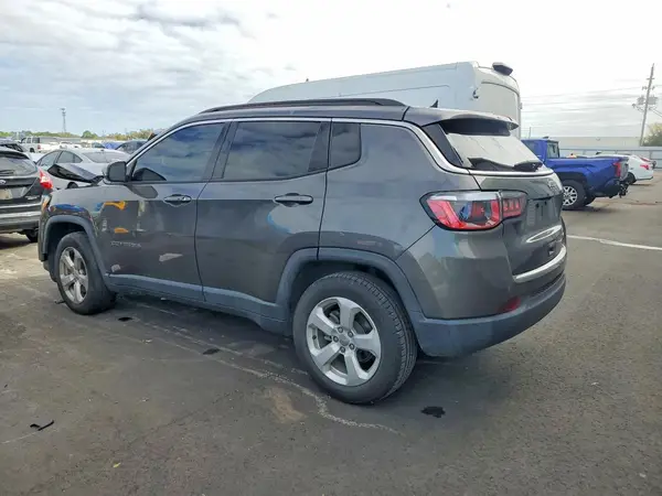 3C4NJCBB6JT338784 2018 JEEP COMPASS - Image 2