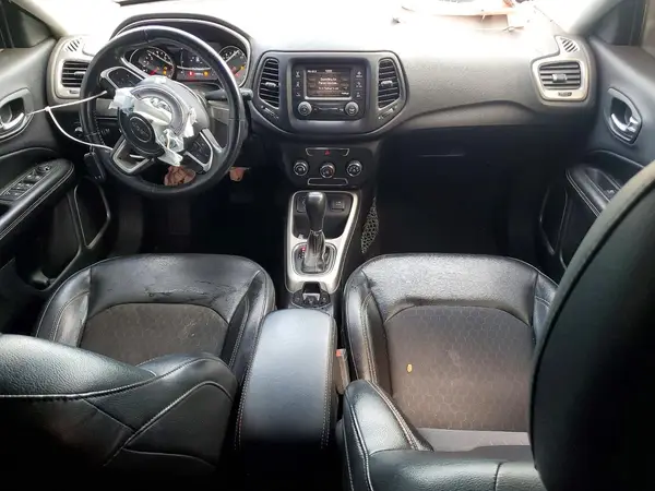 3C4NJCBB6JT338784 2018 JEEP COMPASS - Image 8