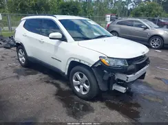 3C4NJCBB6JT344360 2018 JEEP COMPASS