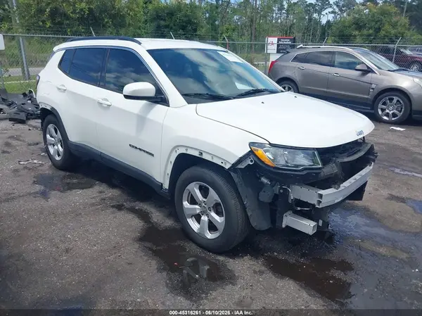 3C4NJCBB6JT344360 2018 JEEP COMPASS - Image 1