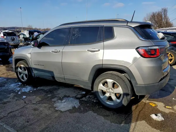 3C4NJCBB6JT359022 2018 JEEP COMPASS - Image 2