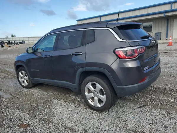 3C4NJCBB6JT368917 2018 JEEP COMPASS - Image 2