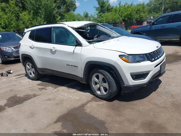 3C4NJCBB6JT377052 2018 JEEP COMPASS - Image 1
