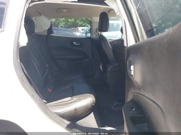3C4NJCBB6JT377052 2018 JEEP COMPASS - Image 8