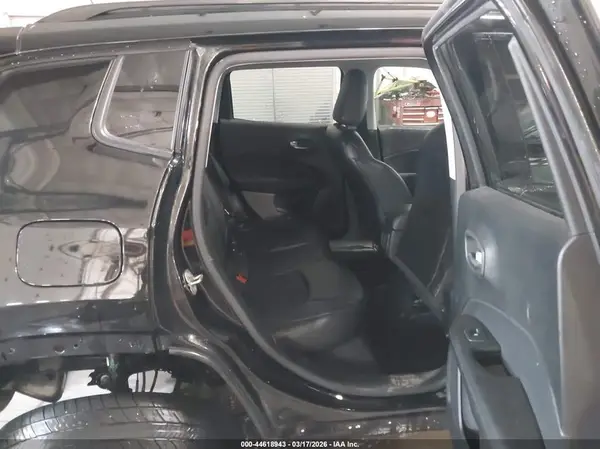 3C4NJCBB6JT407389 2018 JEEP COMPASS - Image 8