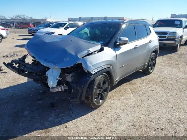 3C4NJCBB6JT407702 2018 JEEP COMPASS - Image 2