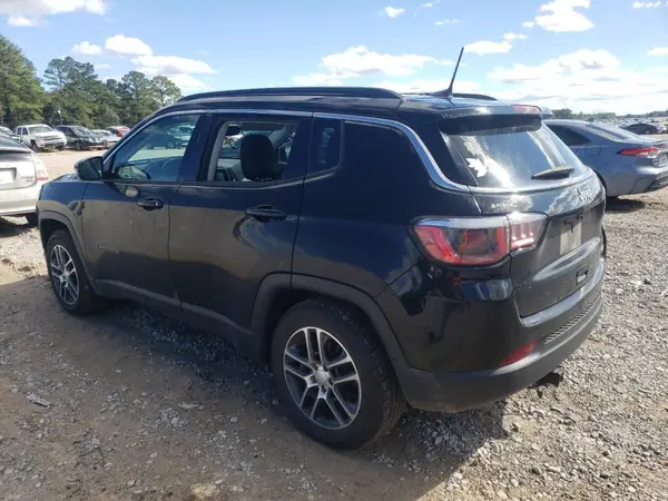 3C4NJCBB6JT407795 2018 JEEP COMPASS - Image 2