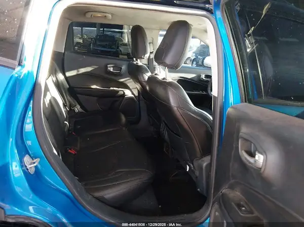 3C4NJCBB6JT462571 2018 JEEP COMPASS - Image 8