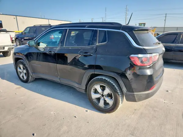 3C4NJCBB6JT468855 2018 JEEP COMPASS - Image 2