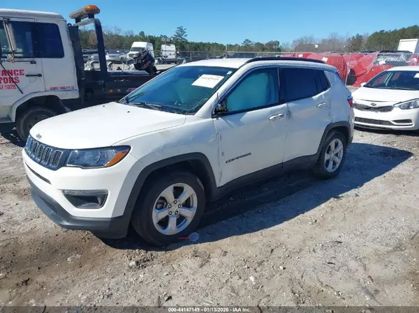 3C4NJCBB6JT468869 2018 JEEP COMPASS - Image 2