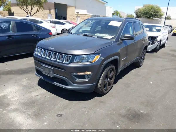 3C4NJCBB6JT469164 2018 JEEP COMPASS - Image 2