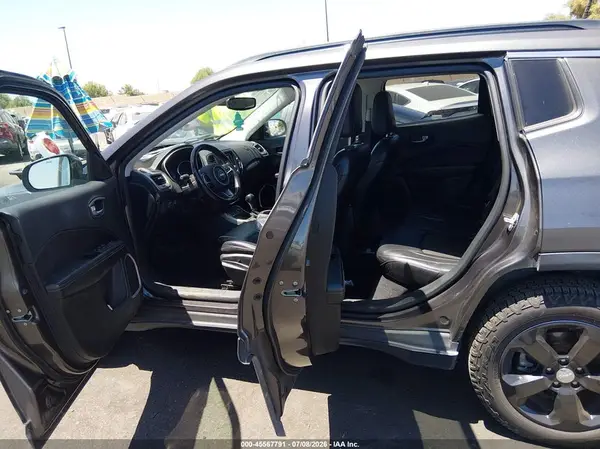 3C4NJCBB6JT469164 2018 JEEP COMPASS - Image 8