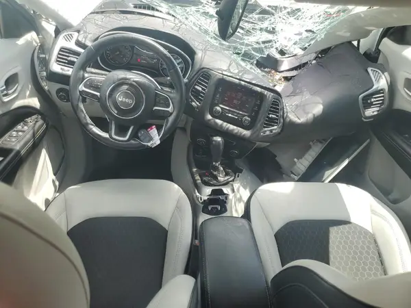 3C4NJCBB6JT487714 2018 JEEP COMPASS - Image 8