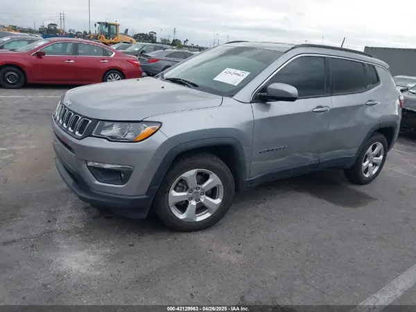 3C4NJCBB6JT488992 2018 JEEP COMPASS - Image 2