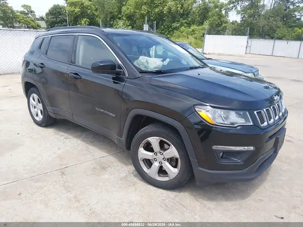 3C4NJCBB6JT503247 2018 JEEP COMPASS - Image 1