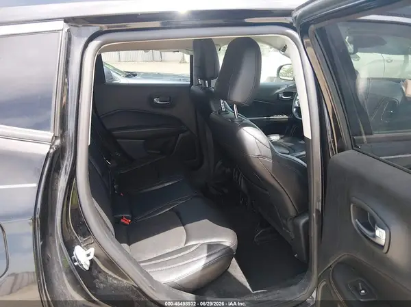 3C4NJCBB6JT503247 2018 JEEP COMPASS - Image 8