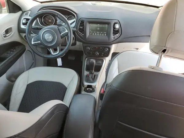 3C4NJCBB6KT637161 2019 JEEP COMPASS - Image 8