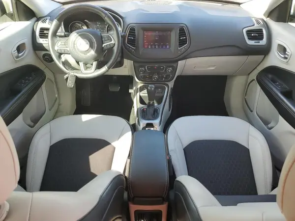 3C4NJCBB6KT679538 2019 JEEP COMPASS - Image 8