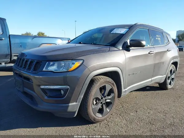3C4NJCBB6KT726888 2019 JEEP COMPASS - Image 2
