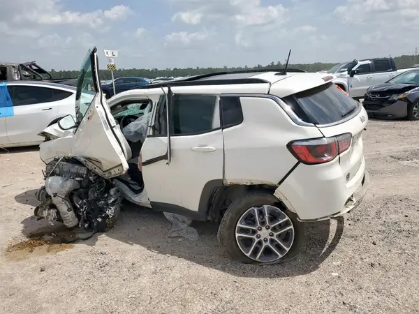 3C4NJCBB6KT743058 2019 JEEP COMPASS - Image 2