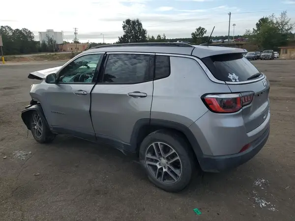 3C4NJCBB6KT743237 2019 JEEP COMPASS - Image 2