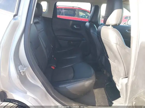 3C4NJCBB6KT755890 2019 JEEP COMPASS - Image 8