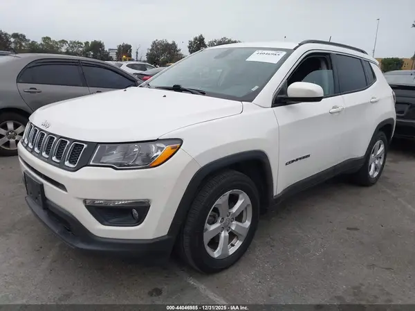 3C4NJCBB6KT788825 2019 JEEP COMPASS - Image 2