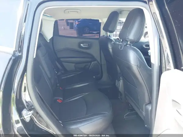 3C4NJCBB6LT102588 2020 JEEP COMPASS - Image 8
