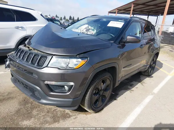 3C4NJCBB6LT169904 2020 JEEP COMPASS - Image 2