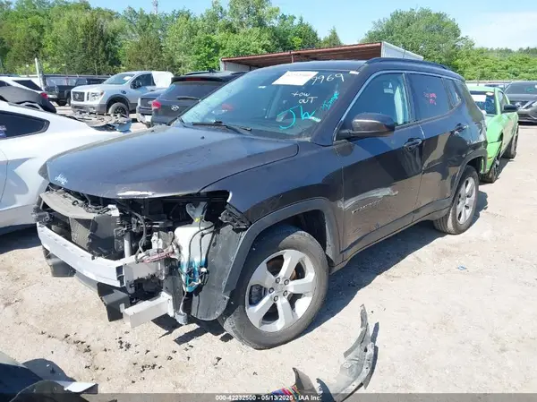 3C4NJCBB6LT229969 2020 JEEP COMPASS - Image 2