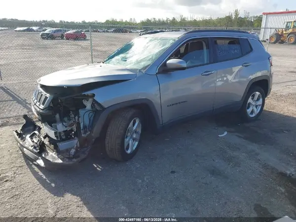 3C4NJCBB6LT235321 2020 JEEP COMPASS - Image 2