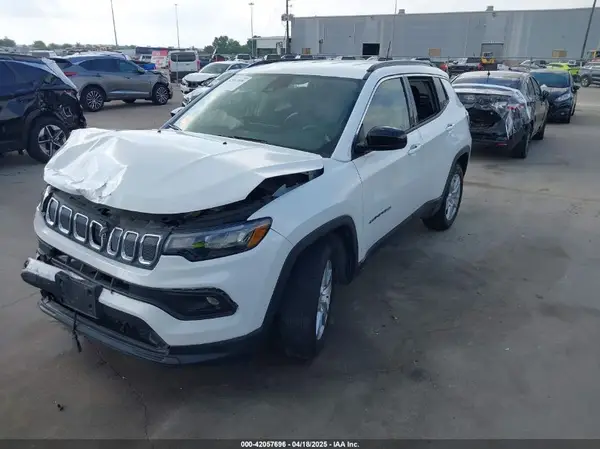 3C4NJCBB6NT217940 2022 JEEP COMPASS - Image 2