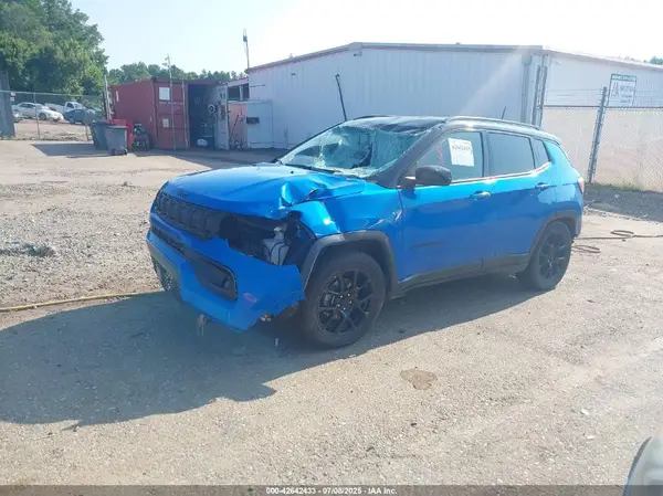 3C4NJCBB6NT224936 2022 JEEP COMPASS - Image 2