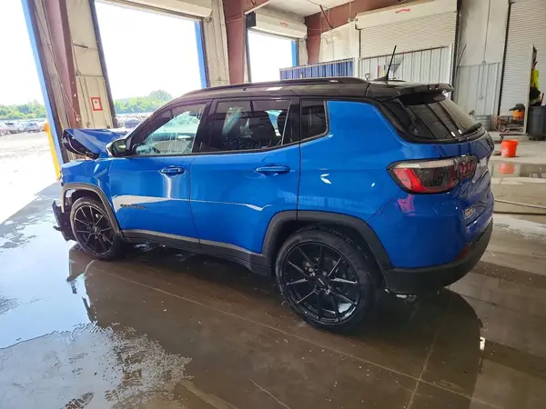 3C4NJCBB6NT225584 2022 JEEP COMPASS - Image 2