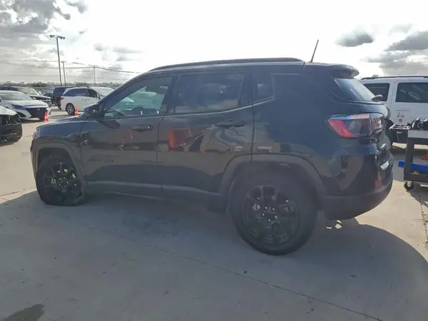 3C4NJCBB6NT236911 2022 JEEP COMPASS - Image 2