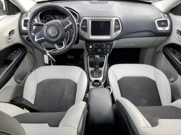 3C4NJCBB7HT629384 2017 JEEP COMPASS - Image 8