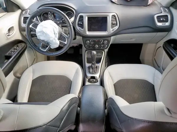 3C4NJCBB7HT653295 2017 JEEP COMPASS - Image 8