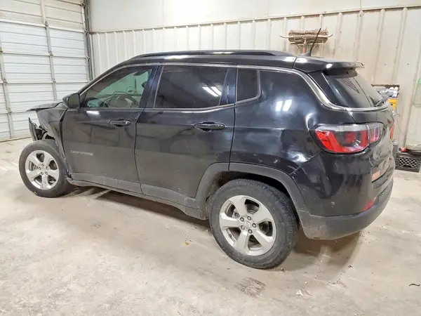 3C4NJCBB7HT658643 2017 JEEP COMPASS - Image 2