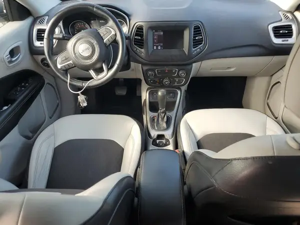 3C4NJCBB7HT682165 2017 JEEP COMPASS - Image 8
