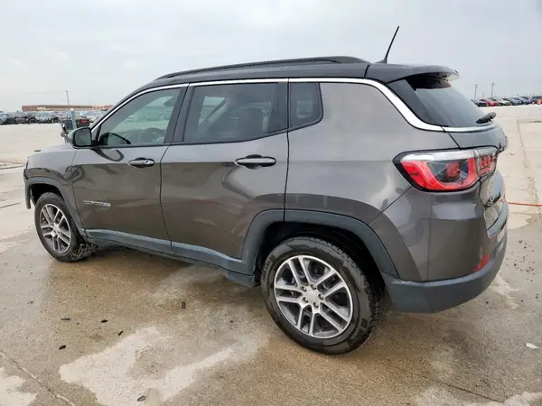 3C4NJCBB7JT108493 2018 JEEP COMPASS - Image 2